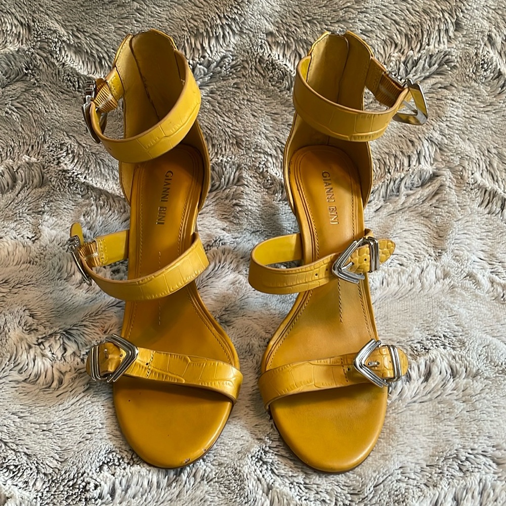 Gianni Bini Yellow 3-strap Heel - Size 8.5